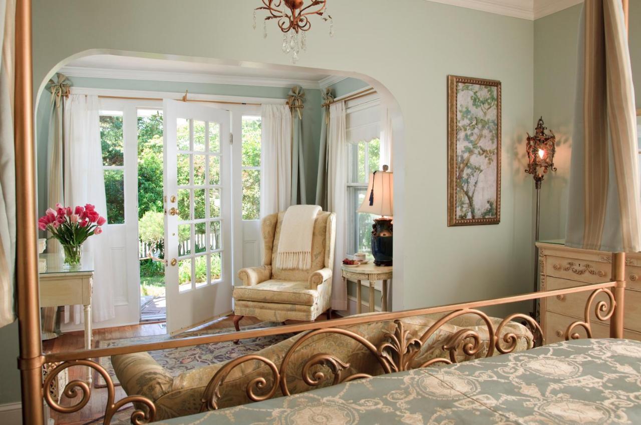 White Doe Inn Bed&Breakfast Manteo Zimmer foto